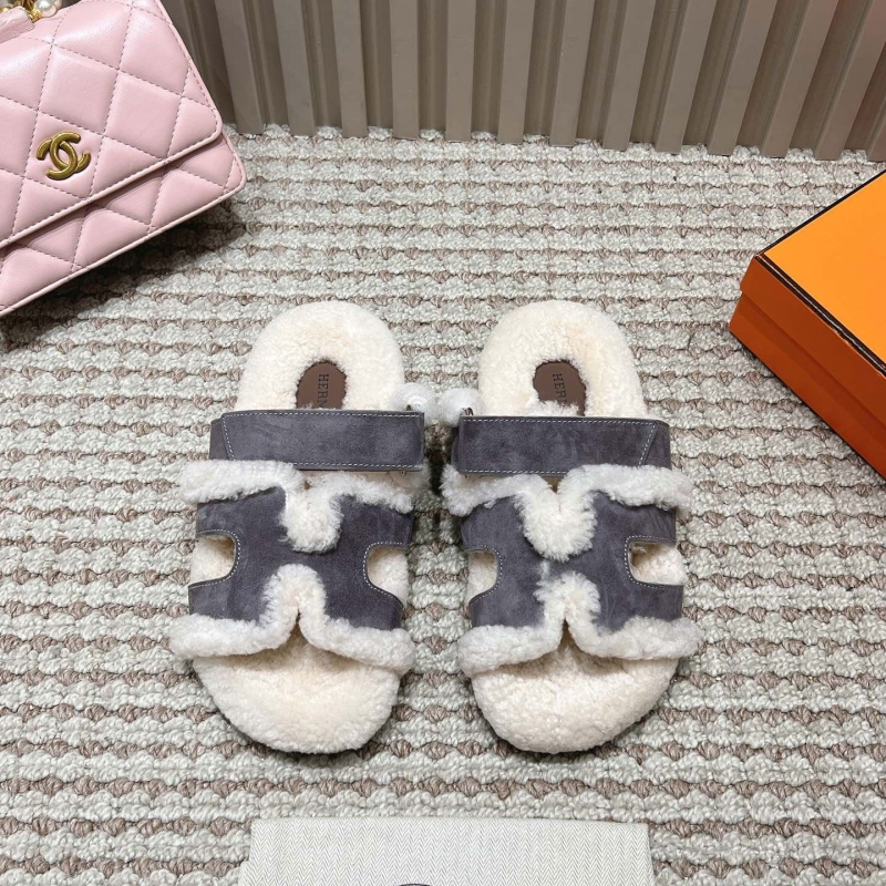 H**mes slippers